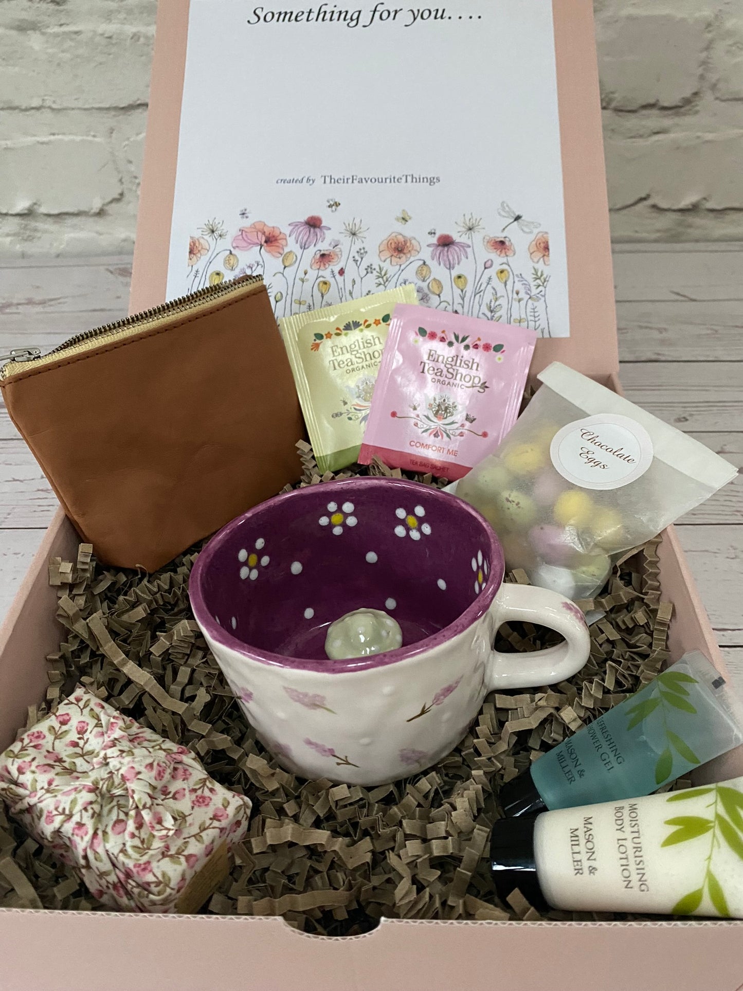 Millie's Pottery Cream Lavender and Daisy Peekaboo Mushroom Mug Gift Set